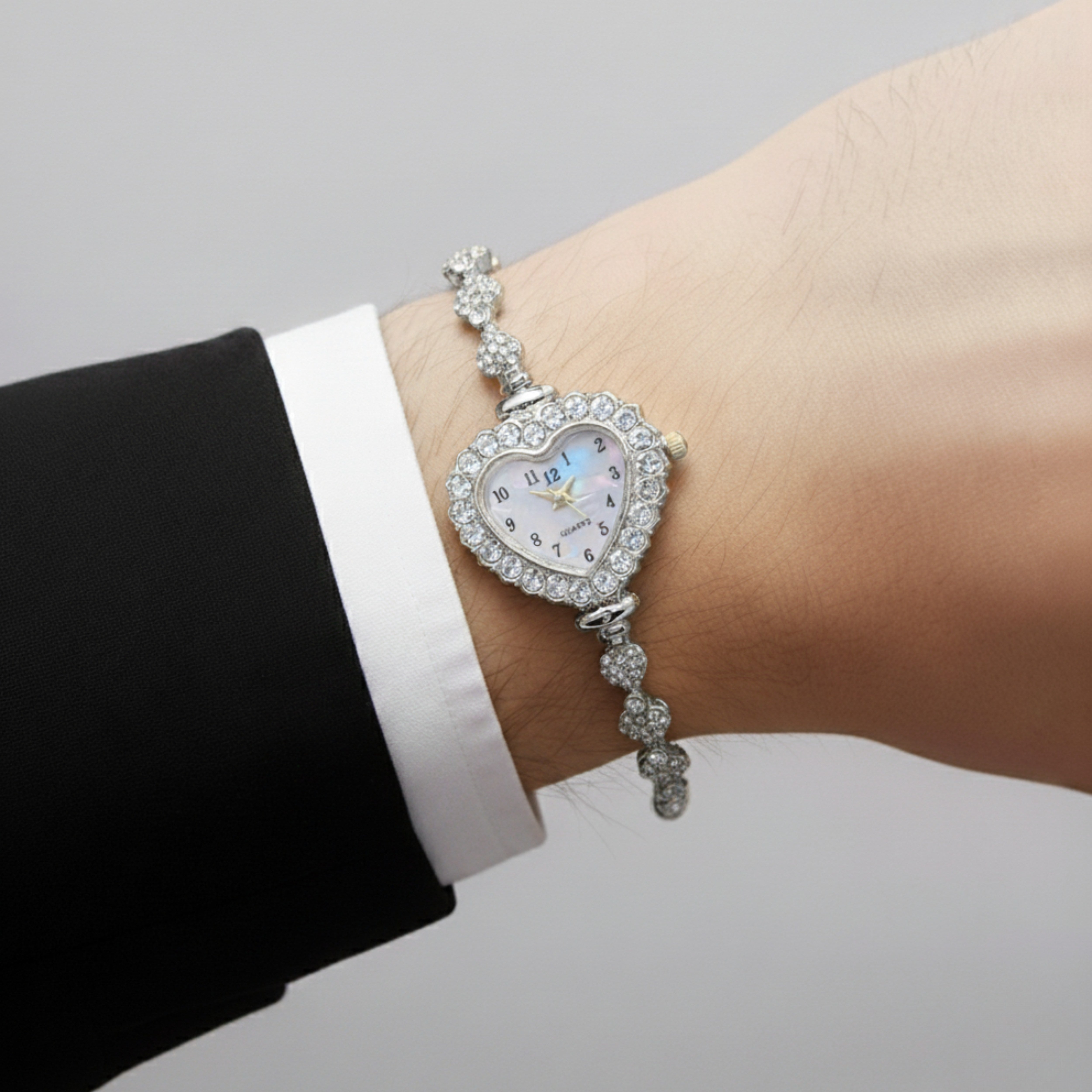 Edward Watches– Heart-Shaped Rhinestone Quartz Watch for Women
